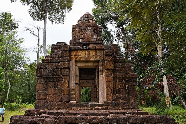 25-Prasat Ta Muen-006